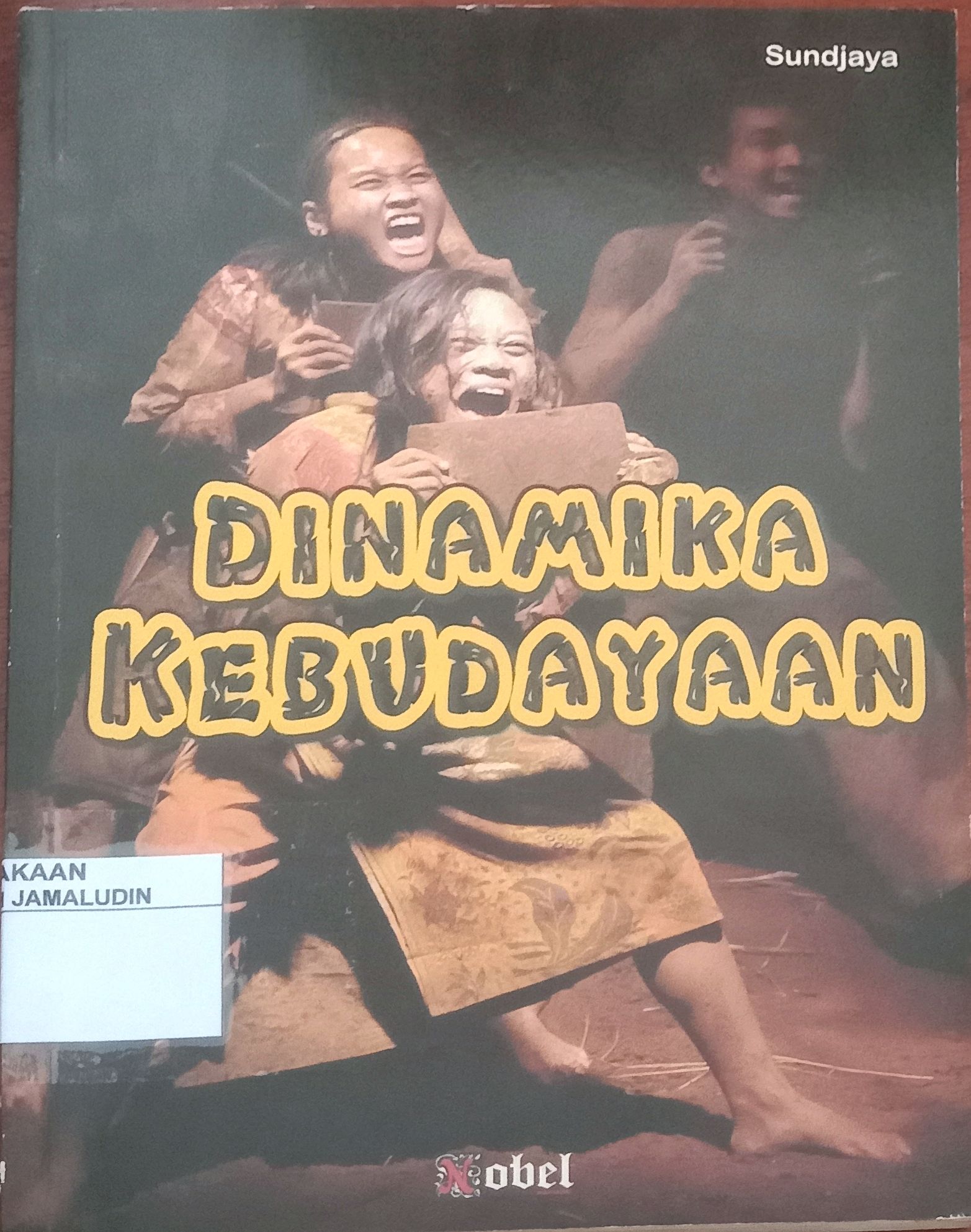 Sampul Dinamika Kebudayaan