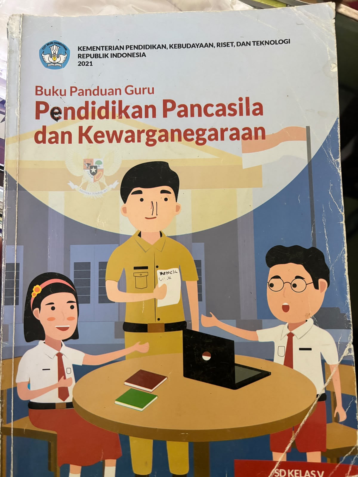 Sampul Buku panduan Pendidikan Pancasila dan kewar