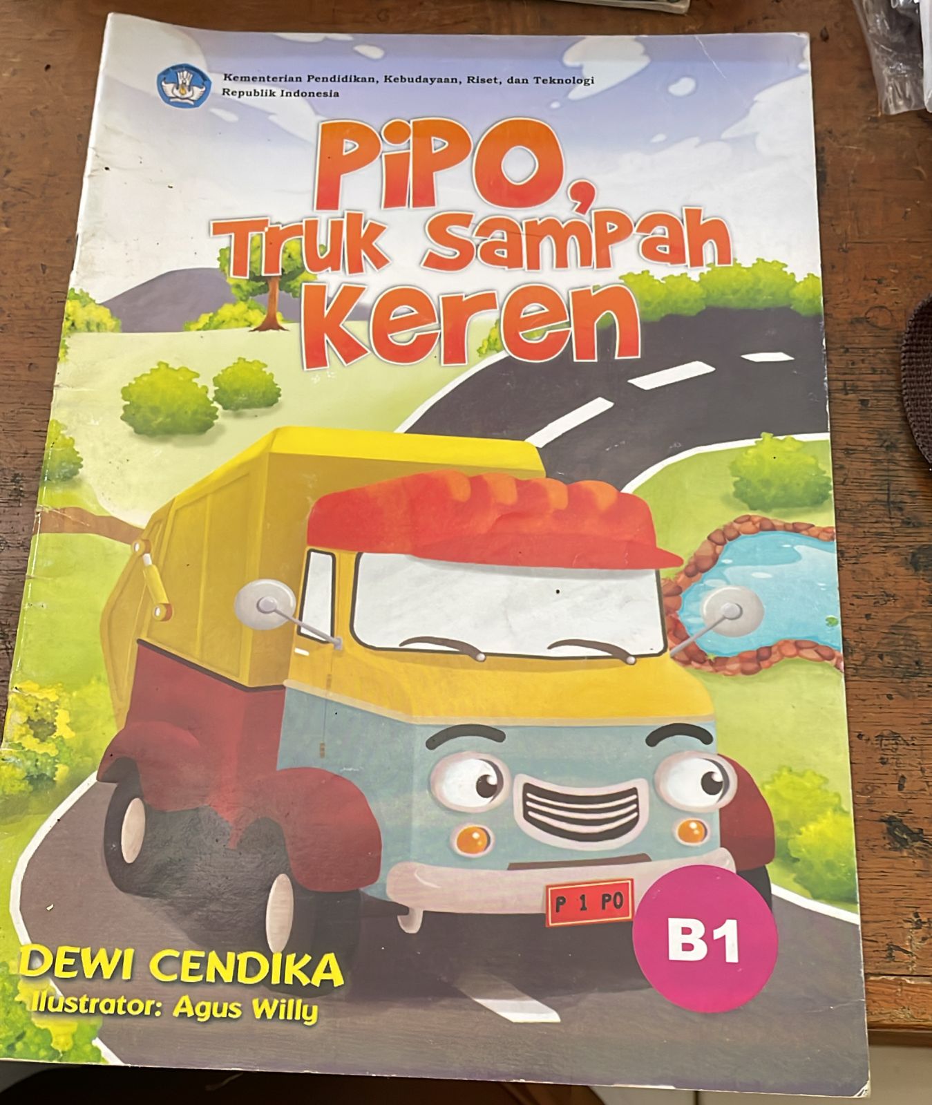 Sampul Pipo, Truk sampah keren