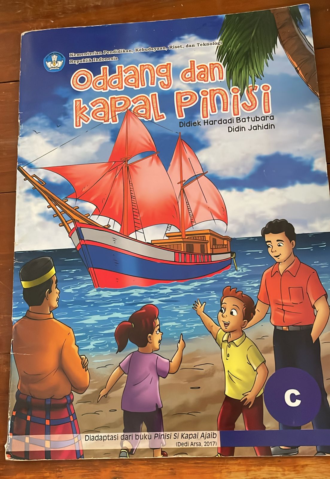 Sampul Oddang dan Kapal Pinisi
