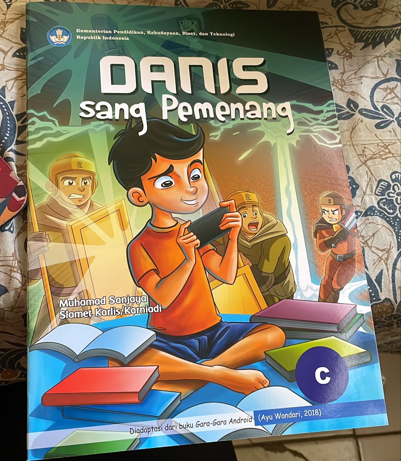 Sampul Danis Sang Pemenang