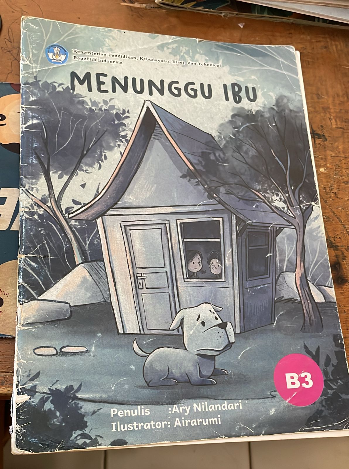 Sampul Menunggu Ibu