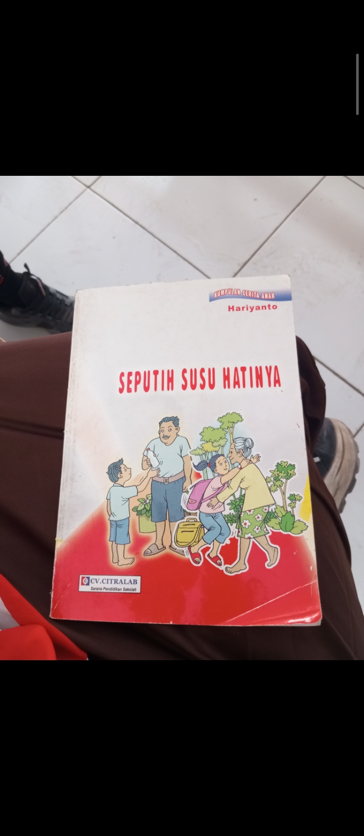 Sampul Seputih susu hatinya