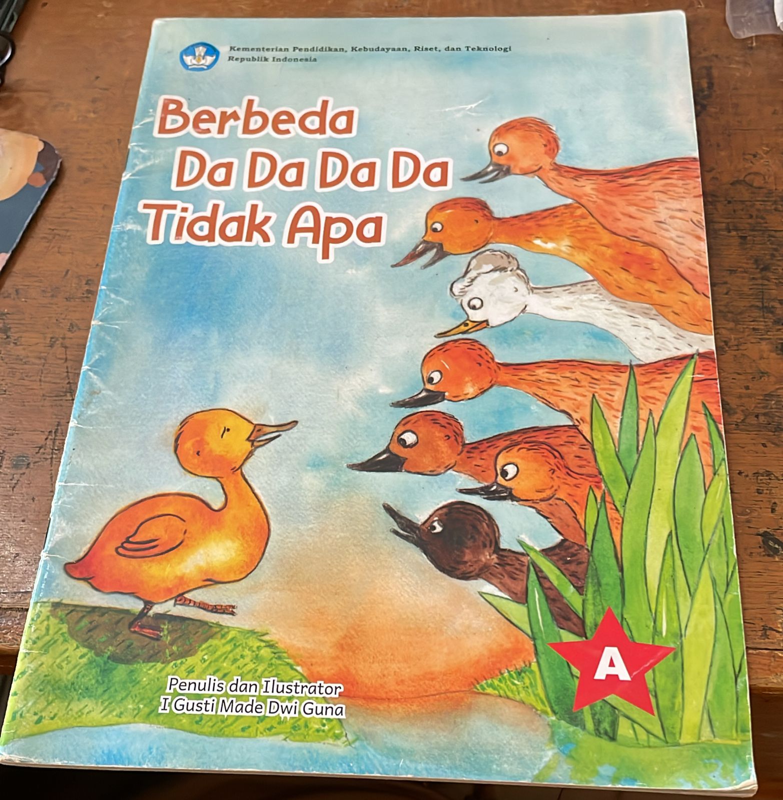 Sampul Berbeda da da da da Tidak Apa