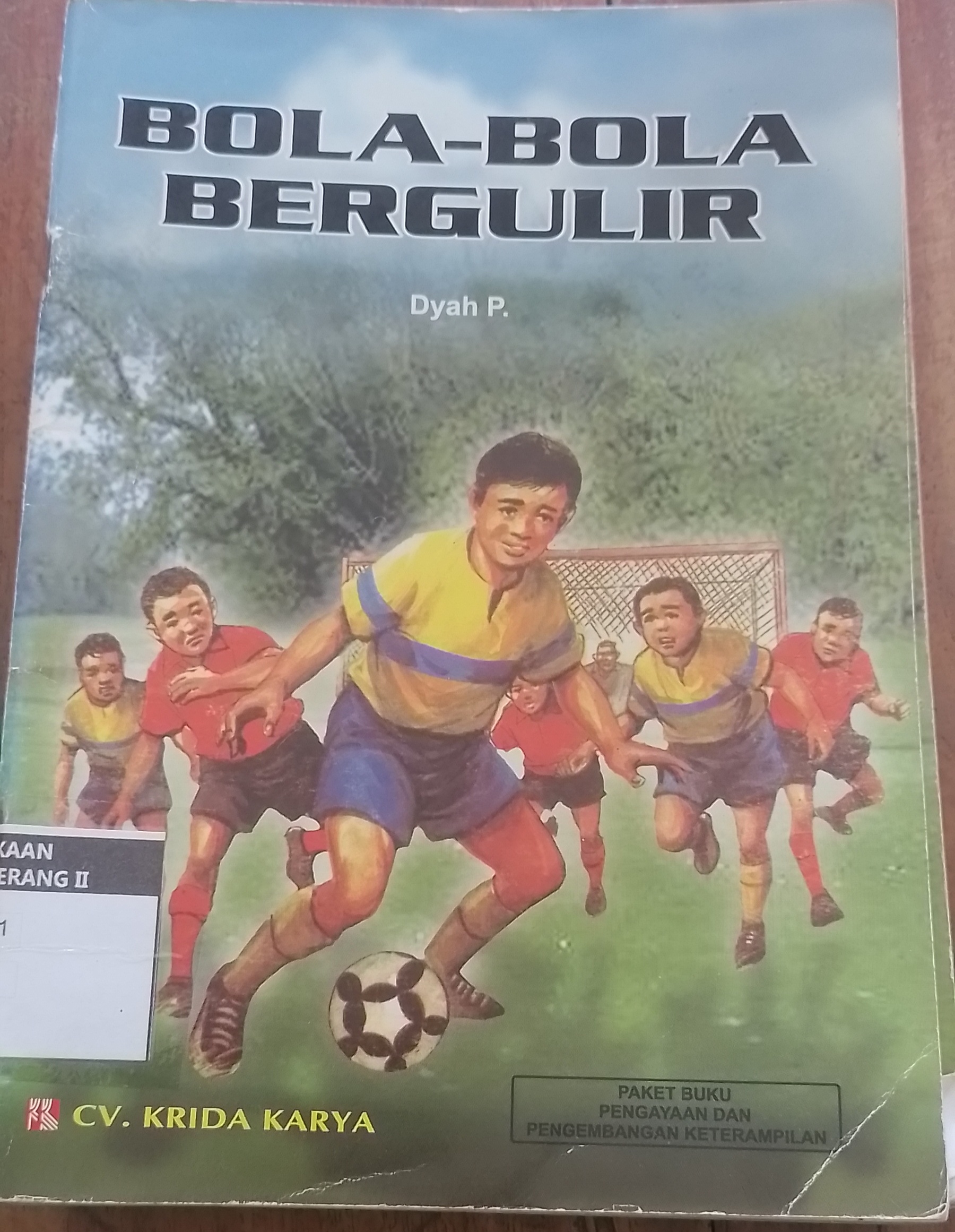 Sampul BOLA-BOLA BERGULIR